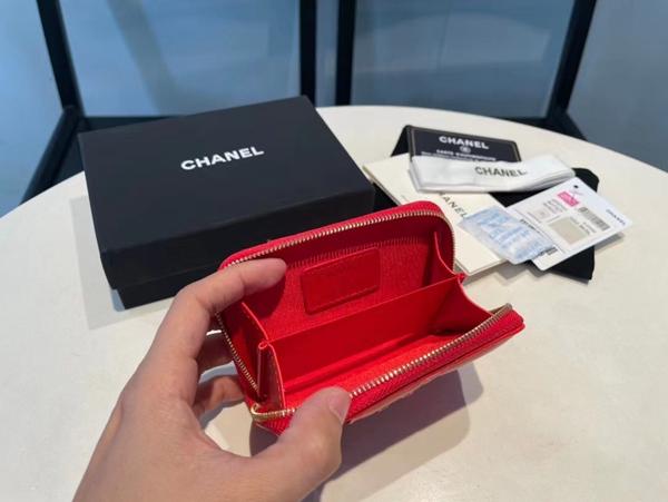 シャネル財布着用イメージ